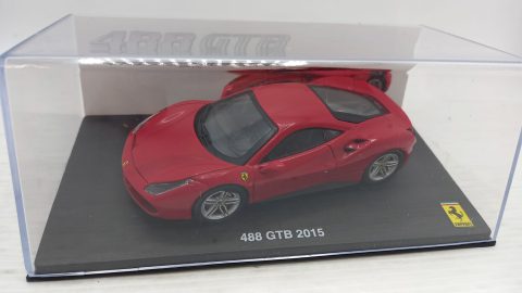 Ferrari 488 GTB 2015 1/43, senza scatola originale