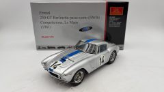 CMC Ferrari 250 GT Berlinetta passo corto SWB Competizione Le Mans 1961 1/18, lievissima fioritura - scala 1:18