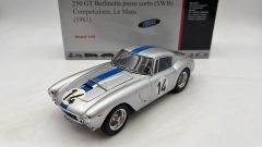 CMC Ferrari 250 GT Berlinetta passo corto SWB Competizione 24h Le Mans 1961 1/18, lievissima fioritura - scala 1:18