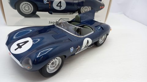 CMR Jaguar D-Type winner Le Mans 1956 1/18
