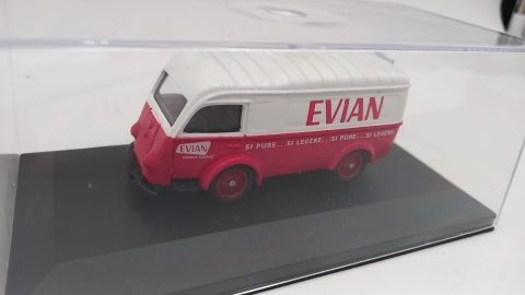 Corgi Renault 1000 Kg Evian 1/43, senza scatola originale