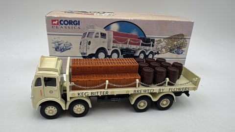 Corgi Classics ERF 8-Wheel Flatbed 1/50, Scatola lievemente usurata