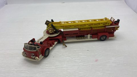 Corgi Major Toys American LaFrance Aerial Rescue Truck vigili del fuoco 1/43 senza scatola originale, segni di usura