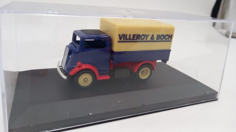 Corgi Fordson 7V Truck Villeroy e Boch 1/70, senza scatola originale