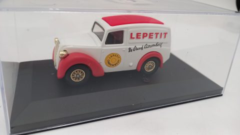 Corgi Morris Z Van Lepetit 1/43, senza scatola originale