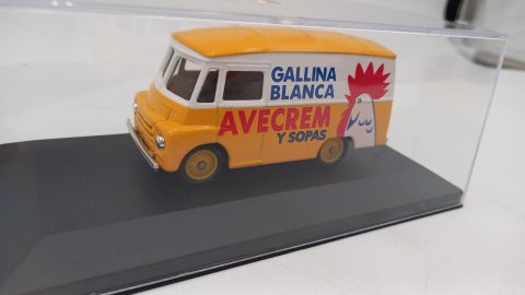 Corgi Morris LD150 Van Gallina Blanca 1/50, senza scatola originale