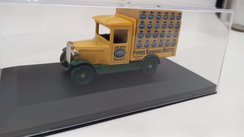 Days Gone Ford England Fyffes Bananas Bristol 1/43, senza scatola originale