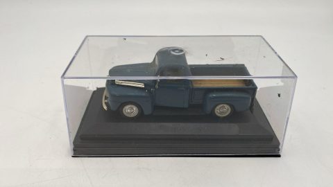 Ford F-1 Pick Up 1948 1/43 senza scatola originale, segni di usura