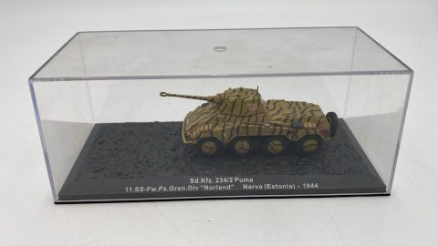 Sd.Kfz. 234/2 Puma 1944 1/72 carro armato senza scatola originale