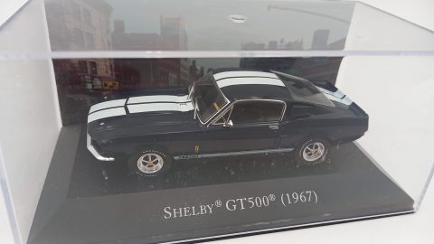 Shelby GT500 1967 1/43, senza scatola originale, teca segnata