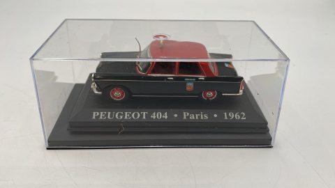 Peugeot 404 Paris Taxi 1962 1/43 senza scatola originale