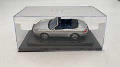 Porsche 911 Carrera Cabrio 1998 1/43 senza scatola originale - scala 1:43