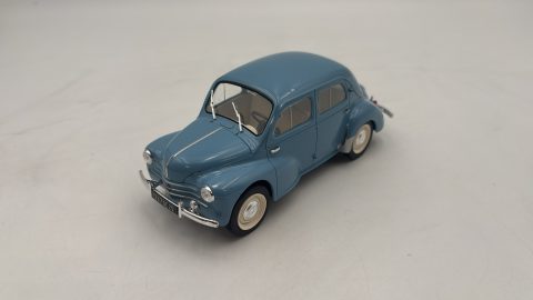 Renault 4 CV 1/24 senza scatola originale