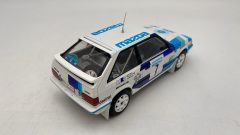Mazda 323 1/24 senza scatola originale - foto 2