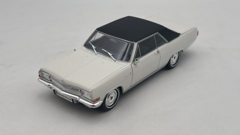Opel Diplomat V8 Coupe 1/24 senza scatola originale