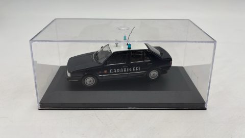 Fiat Croma Turbo I.E. 1990 Carabinieri 1/43 senza scatola originale, manca specchio sinistro, paraurti danneggiato