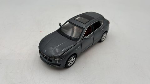Maserati Levante 1/32 senza scatola originale