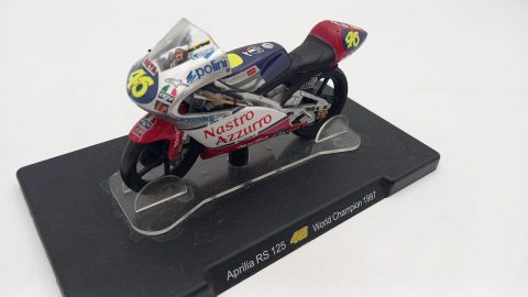 Aprilia RS 125 Valentino Rossi World Champion 1997 1/18, senza scatola originale
