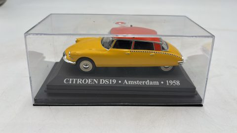 Citroen DS19 Amsterdam Taxi 1958 1/43 senza scatola originale