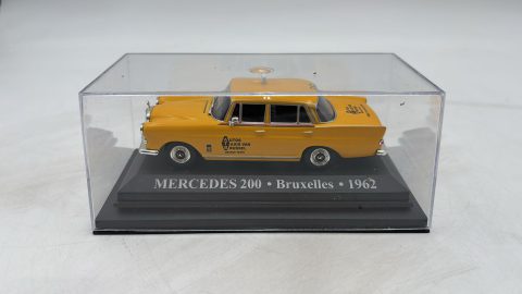 Mercedes 200 Bruxelles 1962 1/43 senza scatola originale