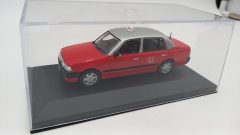 Toyota Crown Taxi Hong Kong 1998 1/43, senza scatola originale, mancante specchio destro - scala 1:43
