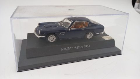 Maserati Mistral 1964 1/43, vernice lievemente rovinata, senza scatola originale