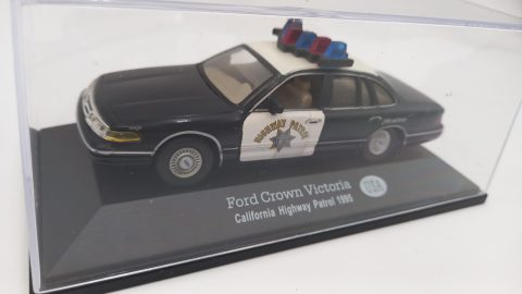 Ford Crown Victoria California Highway Patrol 1995 1/43, senza scatola originale