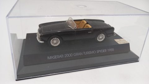 Maserati 2000 Gran Turismo Spyder 1955 1/43, vernice lievemente rovinata, senza scatola originale