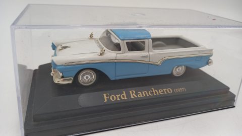 Ford Ranchero 1957 1/43, vernice lievemente rovinata, senza scatola originale