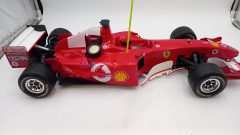 DeAgostini Ferrari F2004 M. Schumacher 1/8, modello radiocomandato a scoppio, radiocomando in frequenza, completa e funzionante - foto 3