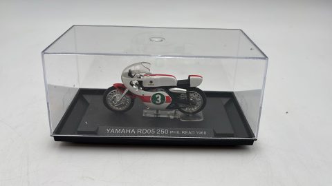 Yamaha RD05 250 Phil Read 1968 1/24 senza scatola originale