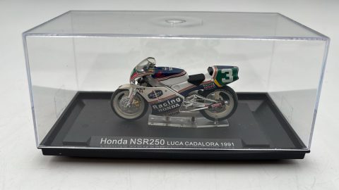 Honda NSR250 L. Cadalora 1991 1/24 senza scatola originale