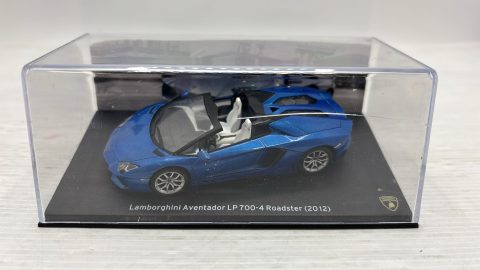 Lamborghini Aventador LP 700-4 Roadster 1/43 senza scatola originale