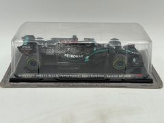 Mercedes AMG F1 W11 EQ Performance Lewis Hamilton 1/24 Scatola lievemente usurata - scala 1:24