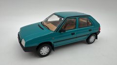 Skoda Favorit 1/24,  senza scatola originale, Antenna rotta - scala 1:24