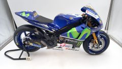 Yamaha YZR-M1 Valentino Rossi 2016 1/4, kit montato in perfette condizioni, cavalletto mancante di una ruota - foto 5