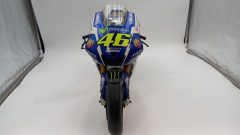 Yamaha YZR-M1 Valentino Rossi 2016 1/4, kit montato in perfette condizioni, cavalletto mancante di una ruota - foto 2