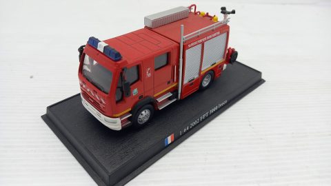 Iveco FPT 3000 Vigili del fuoco 2002 1/64, senza scatola originale
