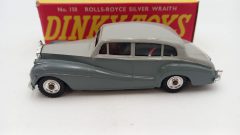 Dinky Toys Rolls-Royce Silver Wraith 1/41, modello in ottime condizioni, confezione lievemente usurata - foto 5