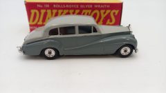 Dinky Toys Rolls-Royce Silver Wraith 1/41, modello in ottime condizioni, confezione lievemente usurata - foto 3