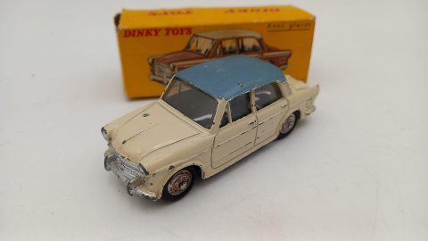 Dinky Toys Fiat 1200 Grande Vue 1/43, evidenti segni del tempo