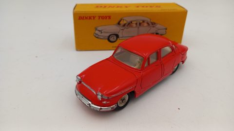 Dinky Toys Panhard PL 17 1/43, paraurti segnati