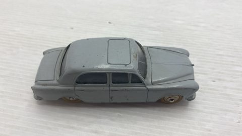 Dinky Toys Peugeot 403 Meccano Made in France 1/43 senza scatola originale, segni del tempo