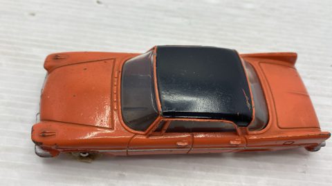Dinky Toys De Soto 59 Diplomat 1/43 senza scatola originale, vernice rovinata, senza pneumatici