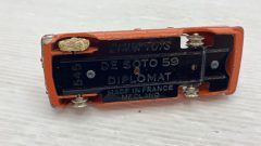 Dinky Toys De Soto 59 Diplomat 1/43 senza scatola originale, vernice rovinata, senza pneumatici - foto 2