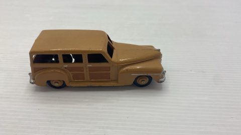 Dinky Toys Plymouth 1/43 senza scatola originale, vernice leggermente rovinata