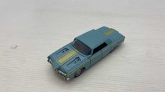 Alloy Car PullBack Car Toy Simulation 1/32, modello leggermente usurato, armatura sul cofano mancante - scala 1:32