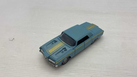 Alloy Car PullBack Car Toy Simulation 1/32, modello leggermente usurato, armatura sul cofano mancante