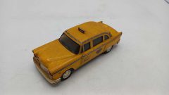 Checker Taxi 1/43, senza scatola originale, modello da rivedere e pulire - scala 1:43