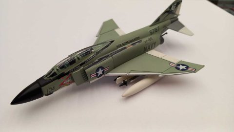 McDonnell Douglas F-4J Phantom II 1/100, senza scatola originale, senza piedistallo
